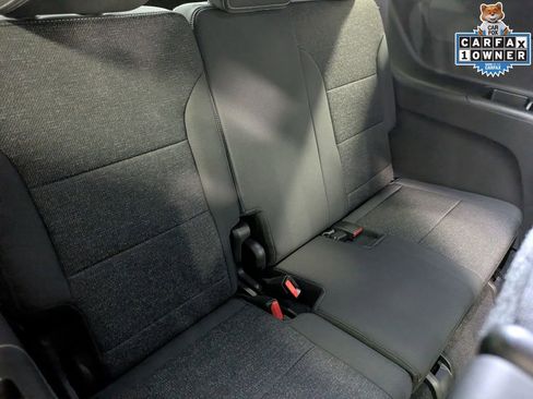 Used 2025 Chevrolet Traverse LT w/ Driver Confidence Package image 27