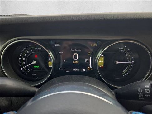 Used 2023 Jeep Wrangler Rubicon w/ Cold Weather Group image 10