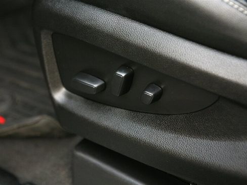 Used 2020 GMC Yukon SLT image 12