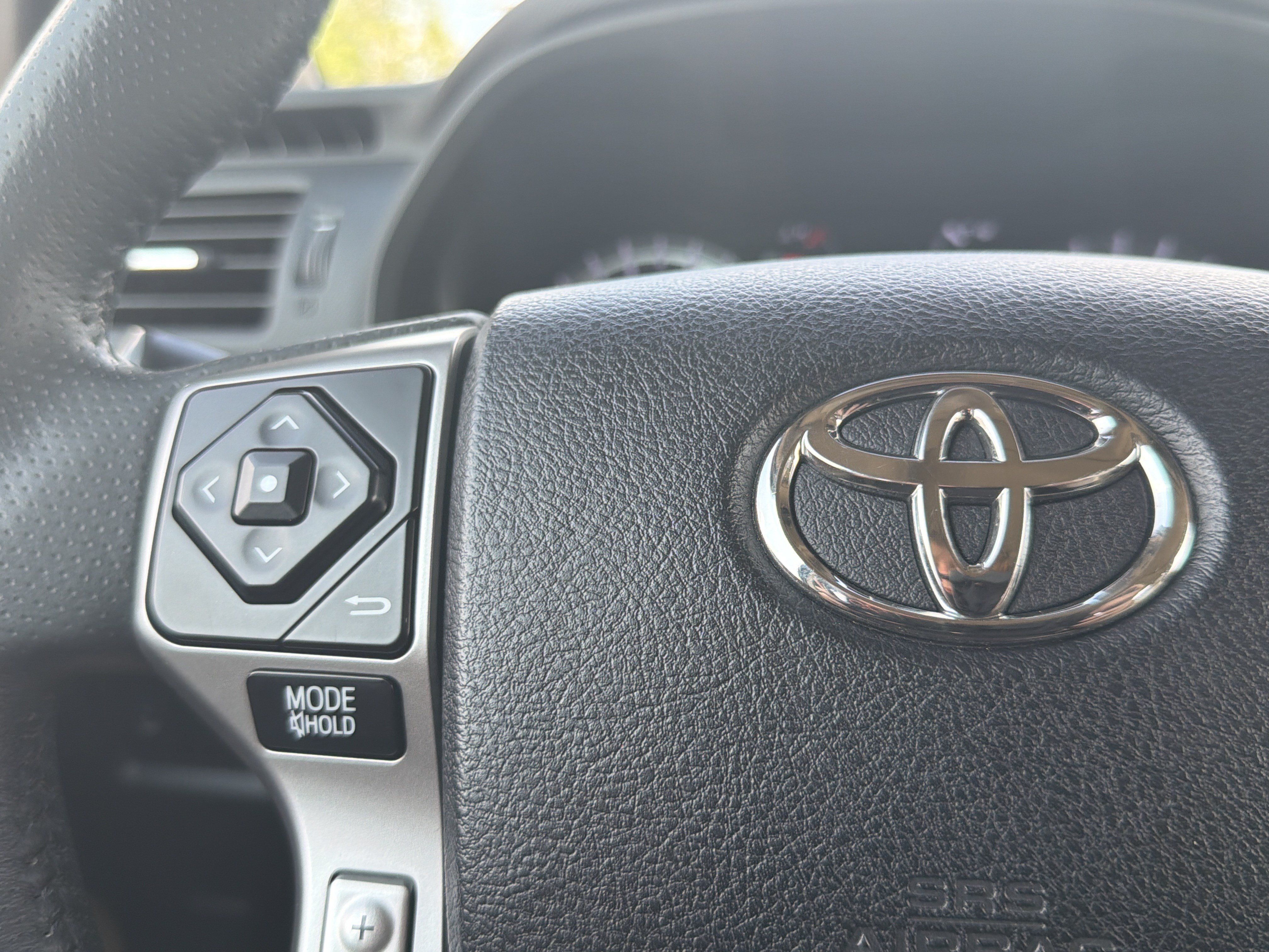Used 2015 Toyota 4Runner Limited AWD/4WD image 10