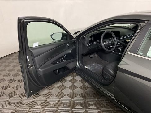 New 2026 Hyundai Elantra Limited image 20
