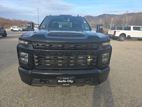 Used 2023 Chevrolet Silverado 2500 Custom w/ Custom Value Package image 2