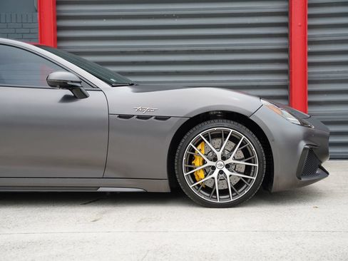 Used 2024 Maserati GranTurismo Trofeo AWD/4WD image 6