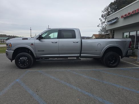 Used 2020 RAM 3500 Laramie w/ Night Edition image 7