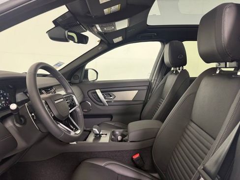 New 2025 Land Rover Discovery Sport Dynamic SE image 33