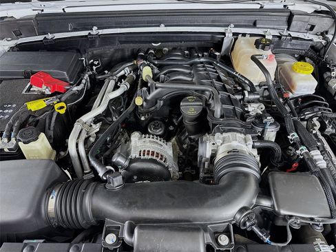 Used 2023 Jeep Wrangler Unlimited Rubicon w/ LED Lighting Group image 30