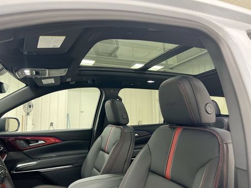 New 2026 Chevrolet Traverse RS w/ LPO, Floor Liner Package AWD/4WD image 20