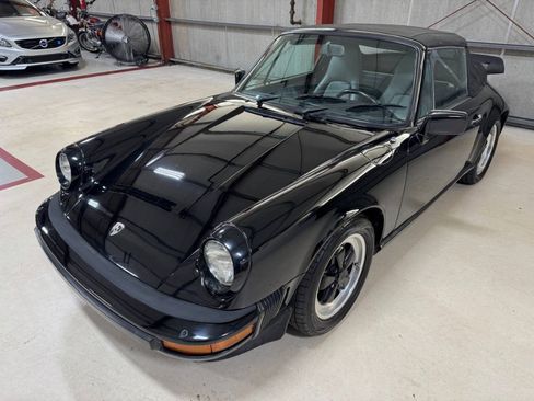 Used 1987 Porsche 911 Carrera RWD image 23