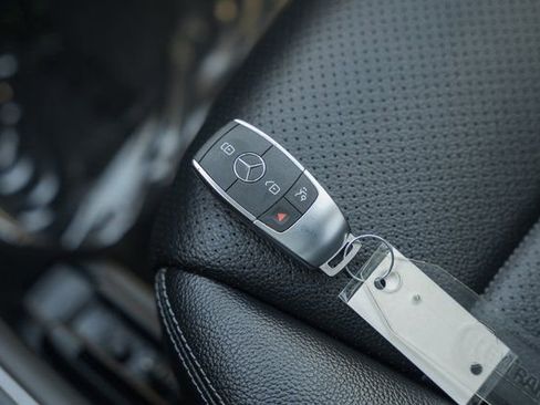 Used 2022 Mercedes-Benz GLC 300 4MATIC image 45