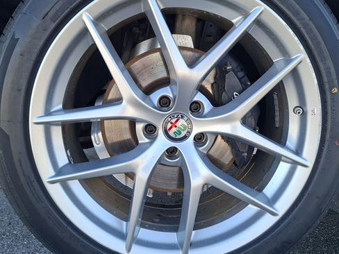 Used 2018 Alfa Romeo Stelvio Ti Sport image 25