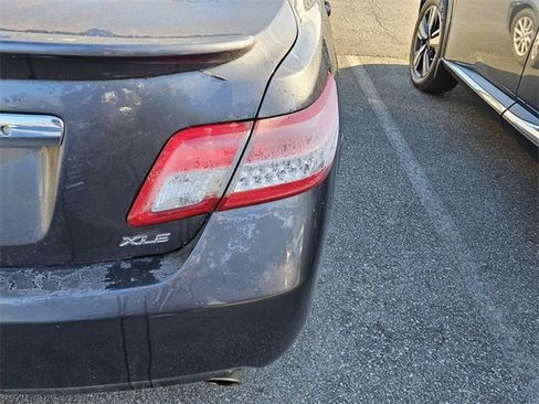 Used 2011 Toyota Camry LE image 13