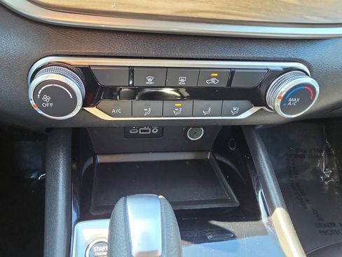 Used 2024 Nissan Altima 2.5 SV AWD/4WD image 21
