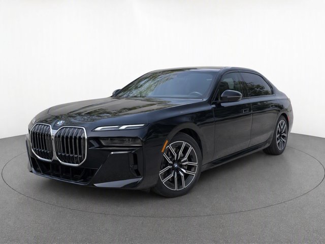 Used 2023 BMW 760i xDrive AWD/4WD image 2