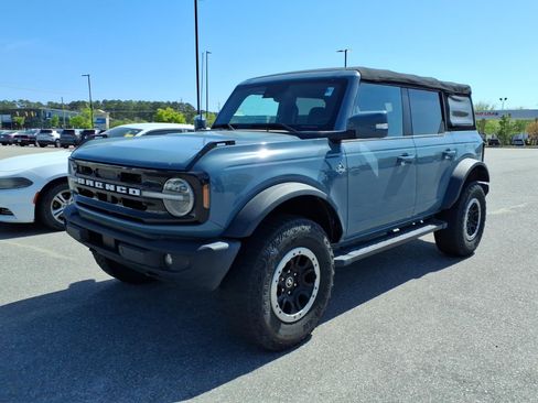 Used 2022 Ford Bronco Outer Banks w/ Sasquatch Package image 3