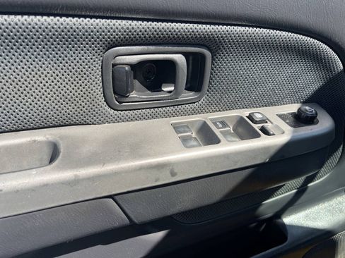 Used 2004 Nissan Frontier LE RWD image 13