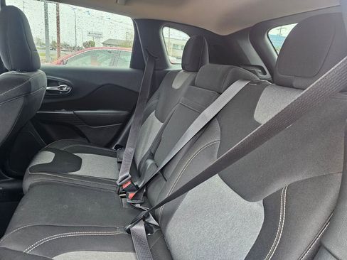 Used 2014 Jeep Cherokee Latitude image 21