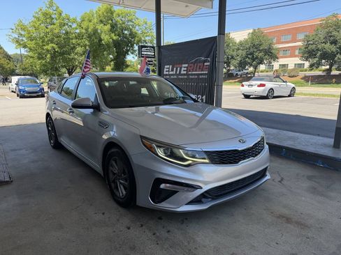 Used 2020 Kia Optima LX FWD image 3
