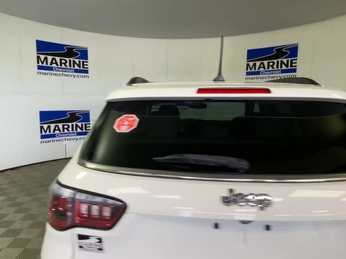 Used 2019 Jeep Compass Latitude AWD/4WD image 9