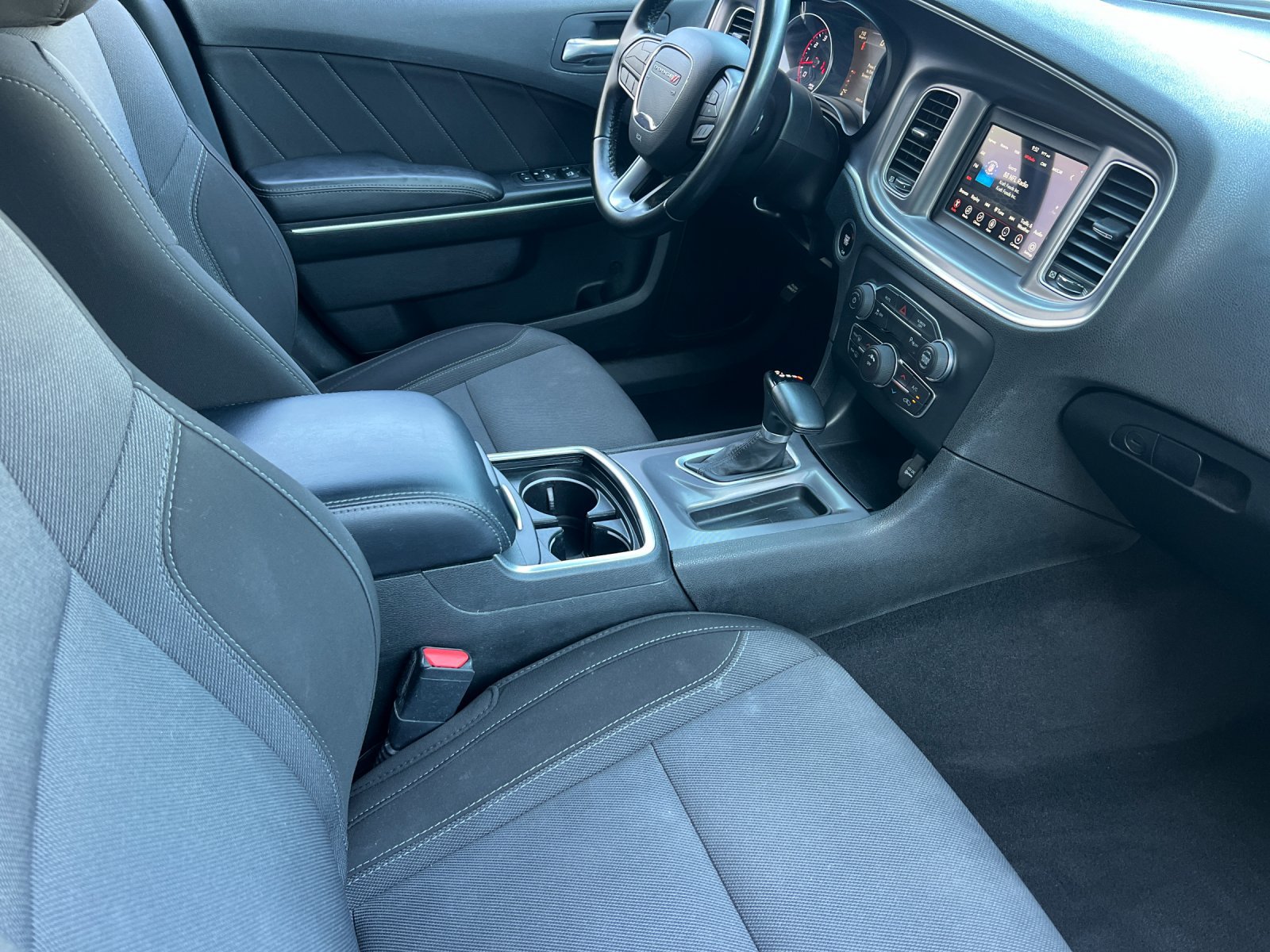 Used 2022 Dodge Charger SXT RWD image 15