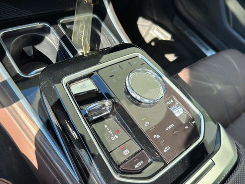 Certified 2023 BMW 740i w/ Parking Assistance Package image 23