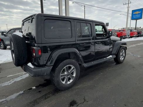 Used 2022 Jeep Wrangler Unlimited Sahara AWD/4WD image 8