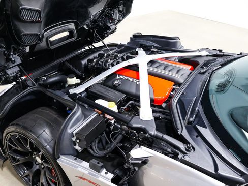 Used 2017 Dodge Viper ACR w/ Extreme Aero Package RWD image 40