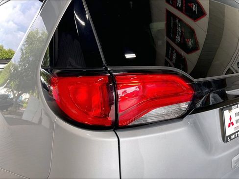 Used 2023 Chrysler Voyager LX FWD image 19
