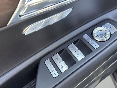 Used 2024 Genesis GV80 2.5T AWD/4WD image 25
