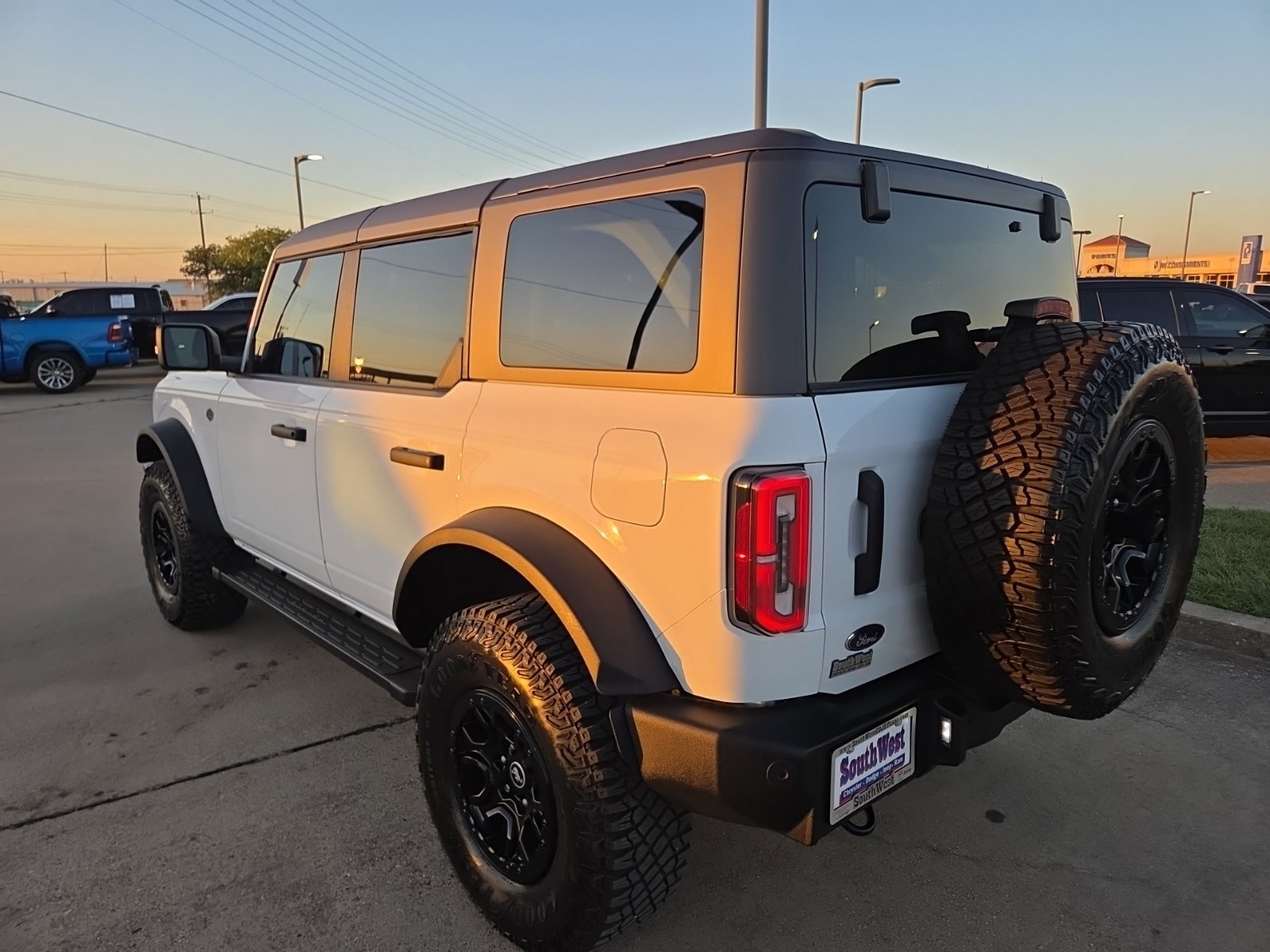 Used 2024 Ford Bronco Wildtrak AWD/4WD image 7