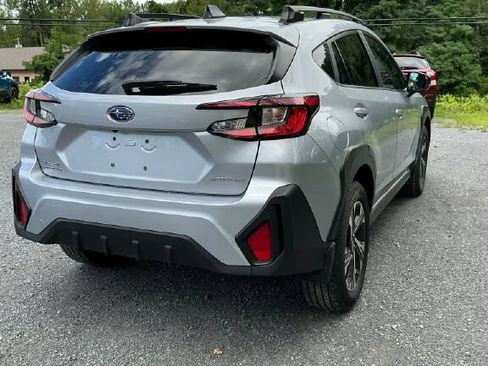 Used 2025 Subaru Crosstrek 2.5i Premium AWD/4WD image 5