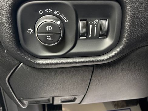 Used 2026 RAM 2500 Laramie AWD/4WD image 14