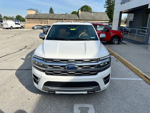 Certified 2022 Ford Expedition Platinum AWD/4WD image 2