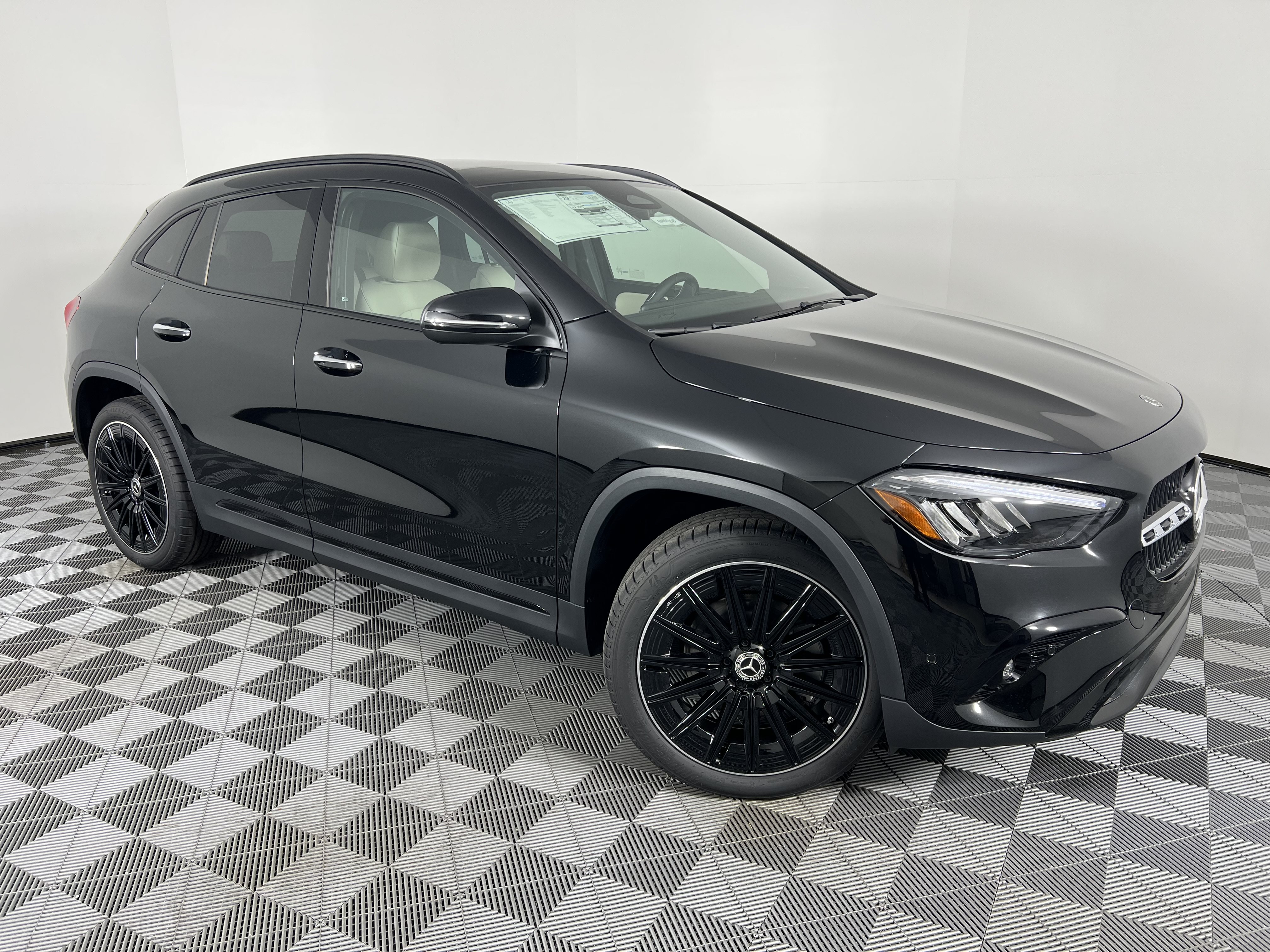 New 2026 Mercedes-Benz GLA 250 image 2