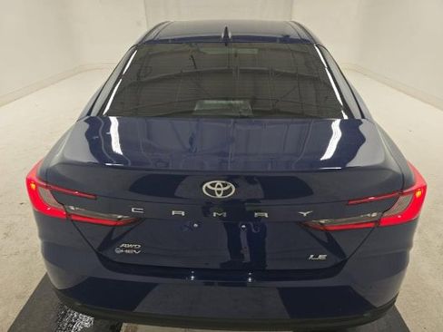 Used 2025 Toyota Camry LE w/ Convenience Package image 5