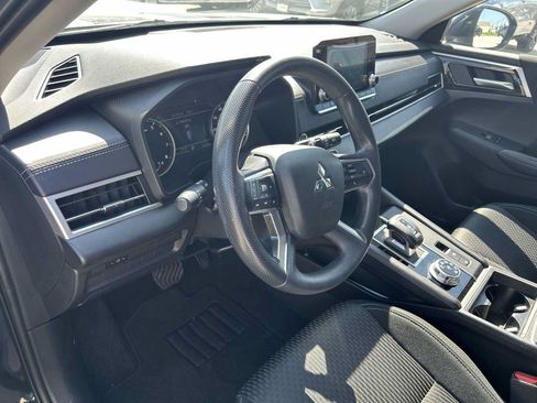 Used 2024 Mitsubishi Outlander ES AWD/4WD image 11