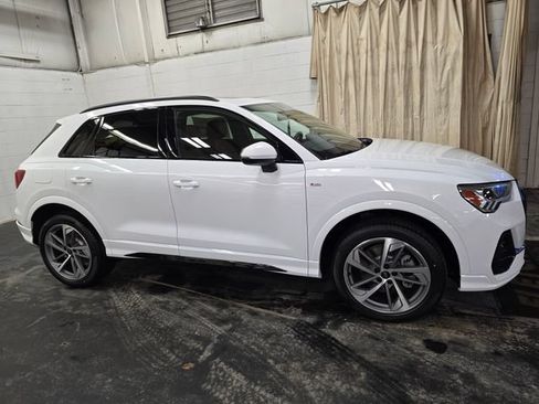 Used 2025 Audi Q3 2.0T Premium w/ Convenience Plus Package AWD/4WD image 6