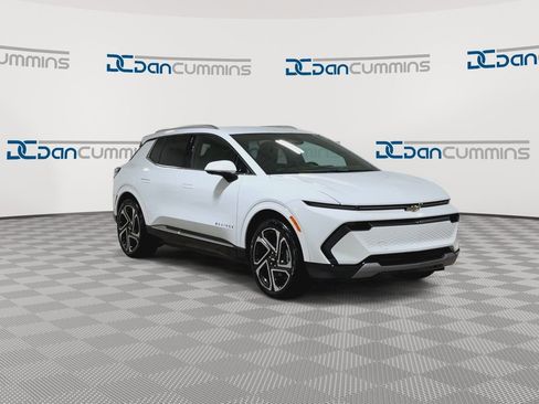 New 2026 Chevrolet Equinox EV LT w/ Convenience Package II image 2