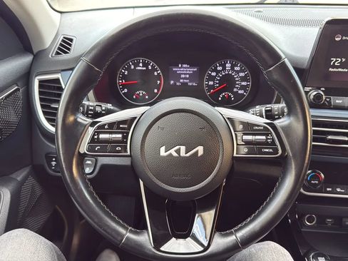 Used 2022 Kia Seltos Nightfall Edition image 10