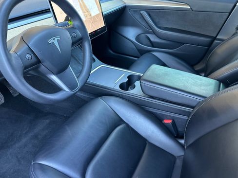 Used 2021 Tesla Model 3 Standard Range Plus RWD image 9