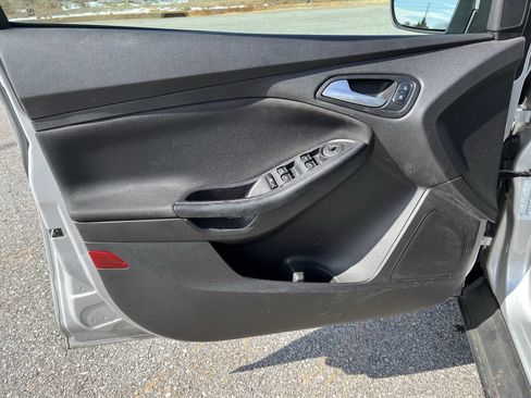 Used 2018 Ford Focus SE image 7