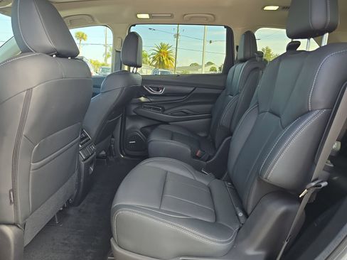 Used 2024 Subaru Ascent Limited w/ Technology Package image 11