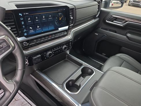 Used 2024 Chevrolet Silverado 2500 LTZ w/ LTZ Plus Package image 12