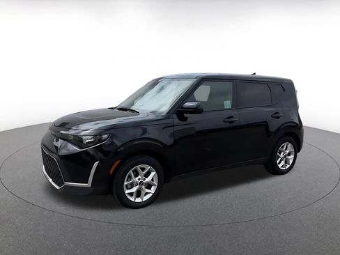 Used 2025 Kia Soul LX w/ LX Technology Package FWD image 8