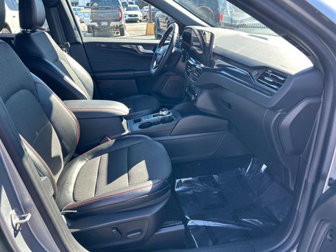 Certified 2023 Ford Escape ST-Line Select w/ Tech Pack #2 image 17