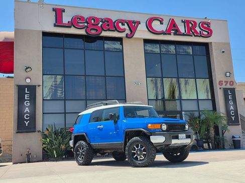 Used 2007 Toyota FJ Cruiser 4WD image 2