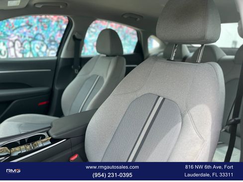 Used 2022 Hyundai Sonata SE image 12