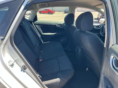 Used 2019 Nissan Sentra SV image 12