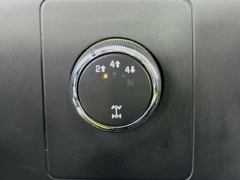 Used 2011 Chevrolet Silverado 3500 LT AWD/4WD image 9