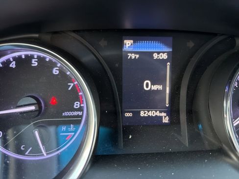 Used 2019 Toyota Camry SE image 4