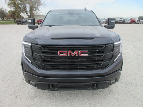 New 2026 GMC Sierra 1500 Elevation image 11